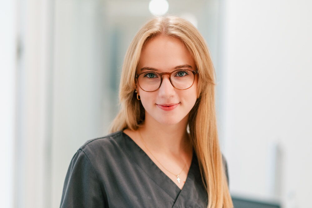 Portrait von Theresa